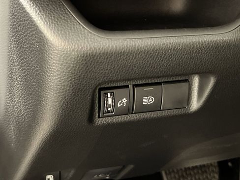 Used 2025 Toyota RAV4 XLE image 31