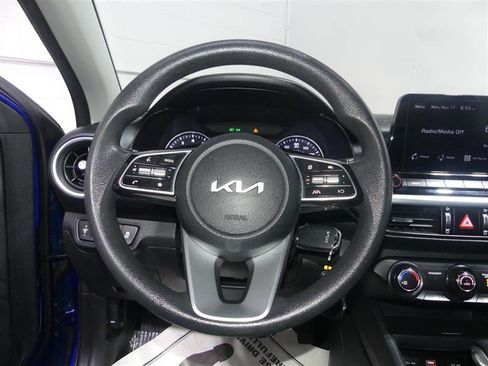 Used 2022 Kia Forte LXS image 28