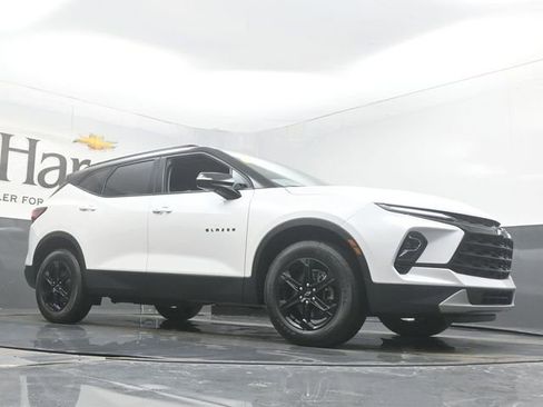 Used 2024 Chevrolet Blazer LT w/ Sound & Technology Package image 2