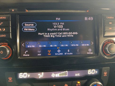 Used 2020 Nissan Rogue SV FWD image 25