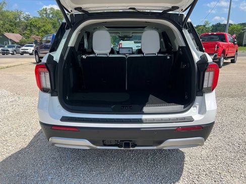 Used 2025 Ford Explorer Platinum w/ LUX Leather Package AWD/4WD image 17