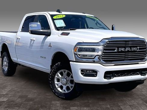 Used 2024 RAM 2500 Laramie w/ Safety Group AWD/4WD image 11