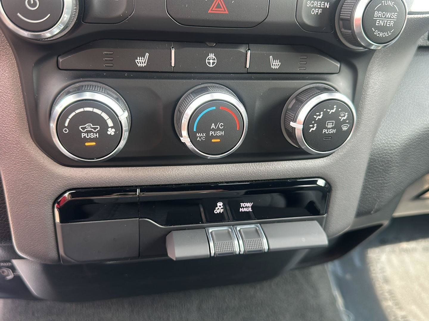Used 2024 RAM 1500 Big Horn AWD/4WD image 19