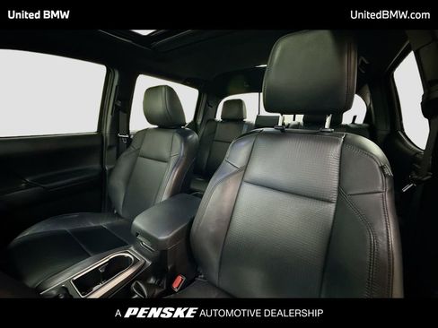 Used 2022 Toyota Tacoma Limited image 5