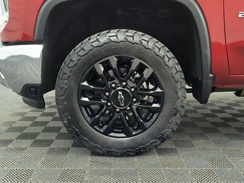 Used 2025 Chevrolet Silverado 2500 LTZ w/ LTZ Convenience Package AWD/4WD image 10
