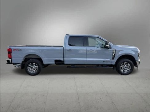 Used 2025 Ford F350 Lariat w/ FX4 Off-Road Package image 6