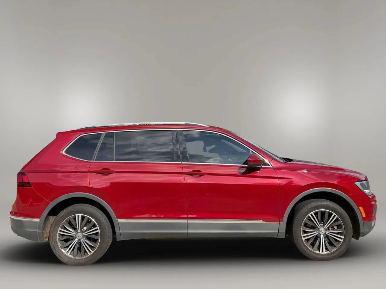 Used 2019 Volkswagen Tiguan SEL FWD image 5