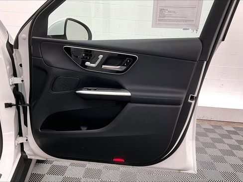 Used 2026 Mercedes-Benz GLC 300 image 25