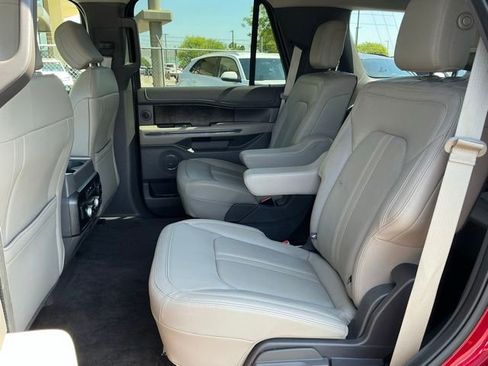 Used 2018 Ford Expedition Limited w/ Equipment Group 302A RWD image 16