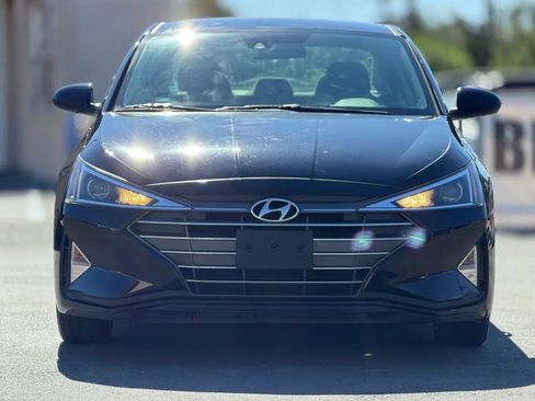 Used 2020 Hyundai Elantra SE FWD image 3