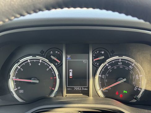 Used 2024 Toyota 4Runner Limited AWD/4WD image 26