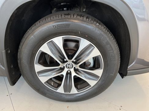 Used 2022 Toyota Highlander XLE image 60