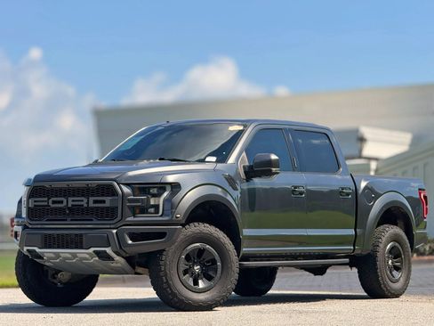 Used 2017 Ford F150 Raptor w/ Equipment Group 802A Luxury AWD/4WD image 1