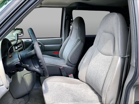 Used 2005 Chevrolet Astro Passenger AWD image 7