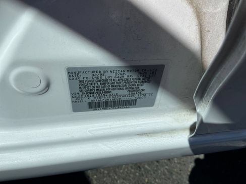 Used 2025 Nissan Versa SV FWD image 28