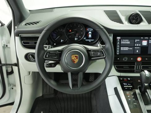New 2026 Porsche Macan image 13