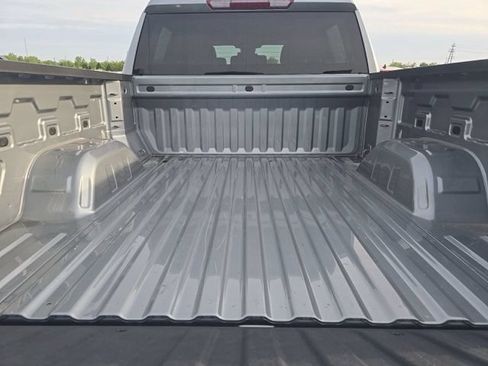 Used 2024 Chevrolet Silverado 1500 LT AWD/4WD image 19