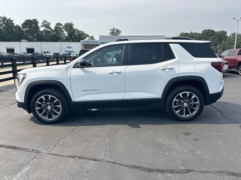 Used 2025 GMC Terrain Elevation w/ Elevation Premium Package FWD image 5