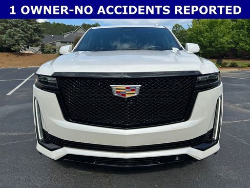 Used 2023 Cadillac Escalade Sport Platinum w/ Heavy-Duty Trailer Package AWD/4WD image 15