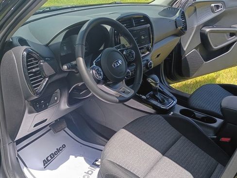 Used 2020 Kia Soul EX FWD image 11