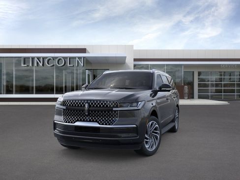 New 2026 Lincoln Navigator Premiere AWD/4WD image 2