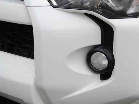 Used 2015 Toyota 4Runner SR5 image 40