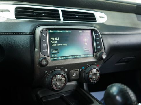 Used 2015 Chevrolet Camaro LT RWD image 7