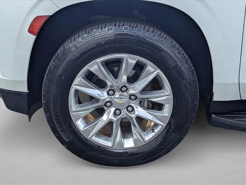 Used 2022 Chevrolet Suburban Premier image 23