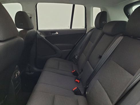 Used 2017 Volkswagen Tiguan S FWD image 18