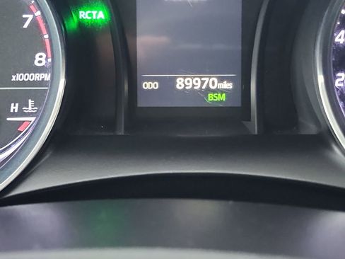 Certified 2019 Toyota Camry SE image 18