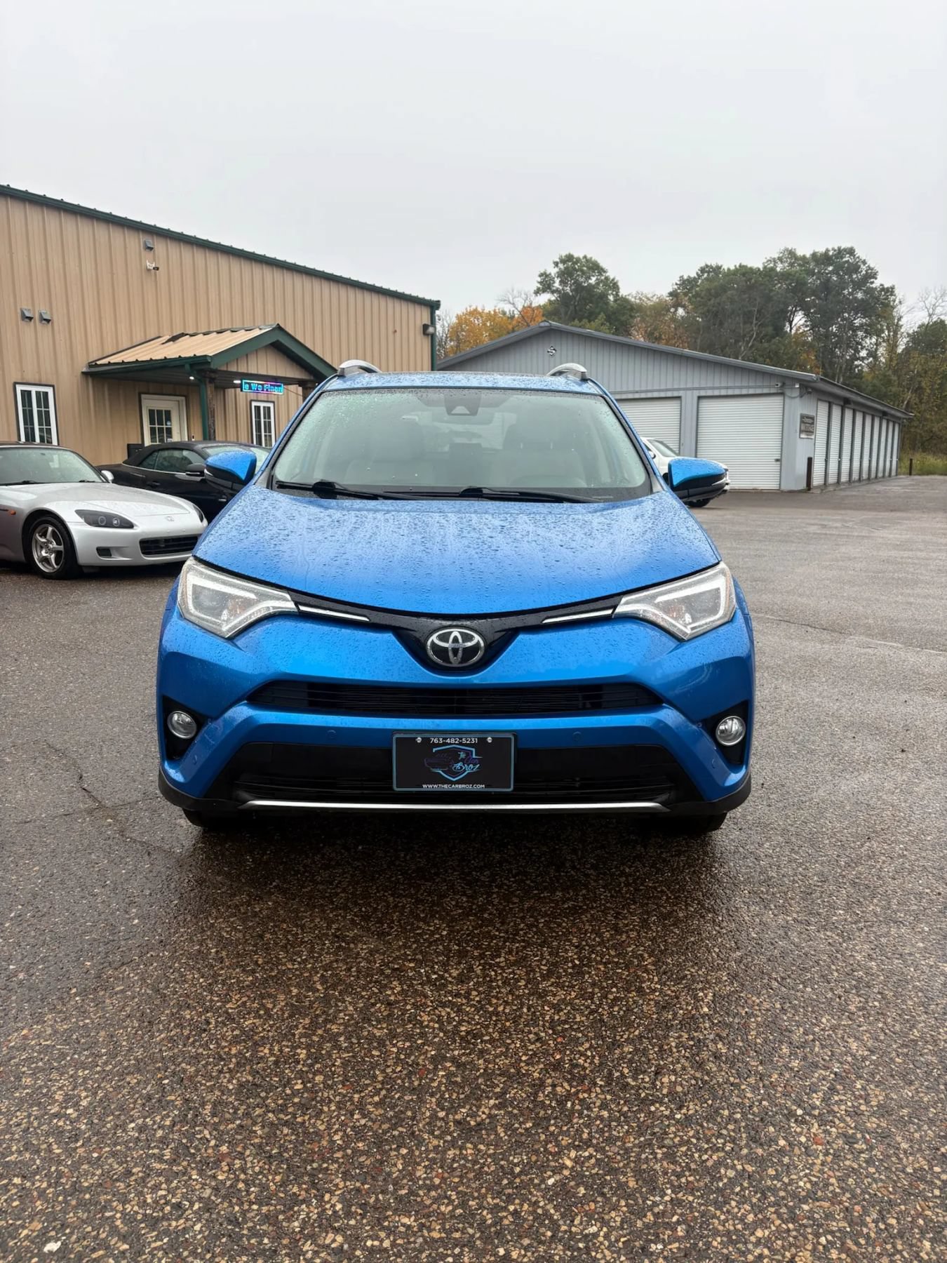 Used 2016 Toyota RAV4 Limited AWD/4WD image 2