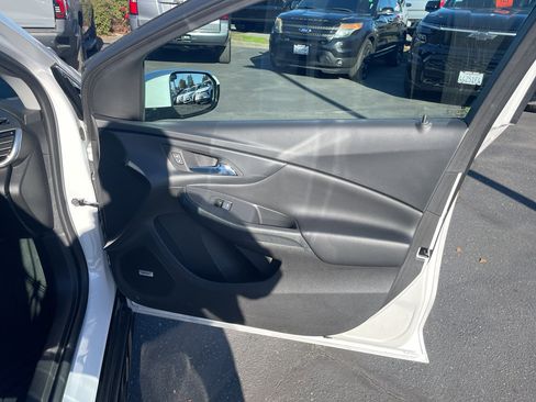 Used 2017 Chevrolet Volt Premier w/ Driver Confidence II Package image 49