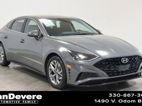 Used 2022 Hyundai Sonata SEL image 1