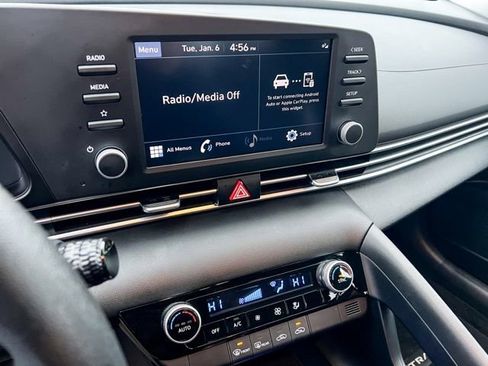 Certified 2023 Hyundai Elantra SEL image 19