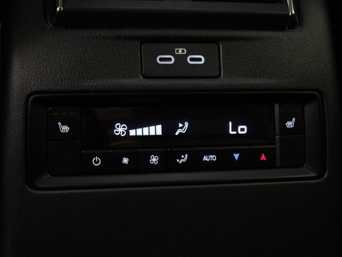Used 2024 MAZDA CX-90 Plug-In Hybrid w/ Premium Plus AWD/4WD image 17