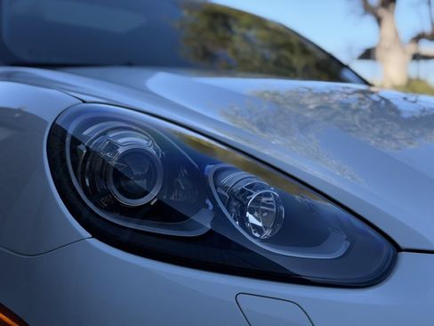 Used 2017 Porsche Cayenne GTS AWD/4WD image 22