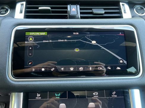 Used 2018 Land Rover Range Rover Sport HSE AWD/4WD image 17