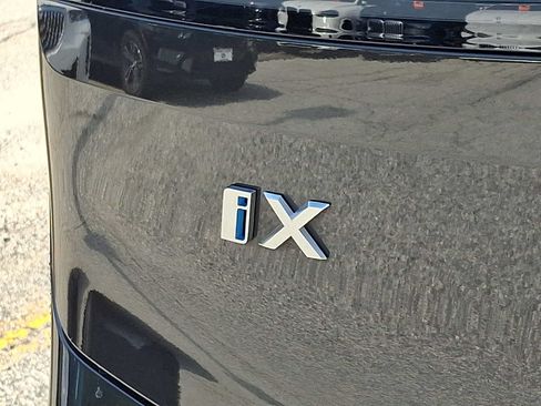 Used 2024 BMW iX xDrive50 w/ Premium Package AWD/4WD image 28