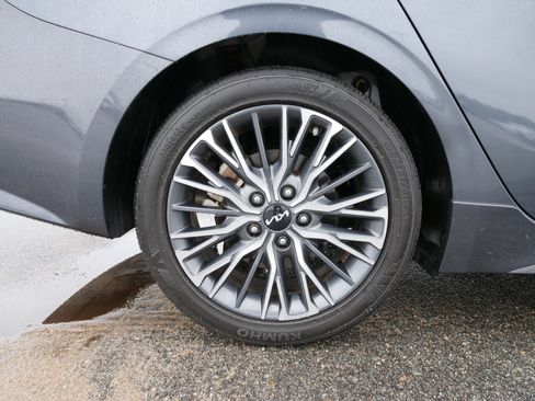 Used 2023 Kia Forte GT-Line w/ GT-Line Technology Package image 11