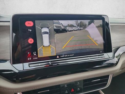 Used 2024 Volkswagen Atlas SEL Premium R-Line image 20