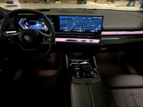 Used 2026 BMW i5 eDrive40 w/ Premium Package image 5