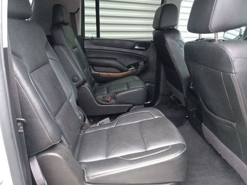 Used 2020 Chevrolet Suburban Premier RWD image 37