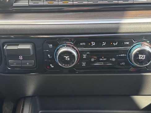 Used 2025 GMC Sierra 1500 SLT w/ SLT Premium Plus Package image 26