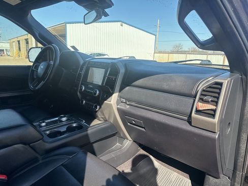 Used 2021 Ford Expedition XLT image 40