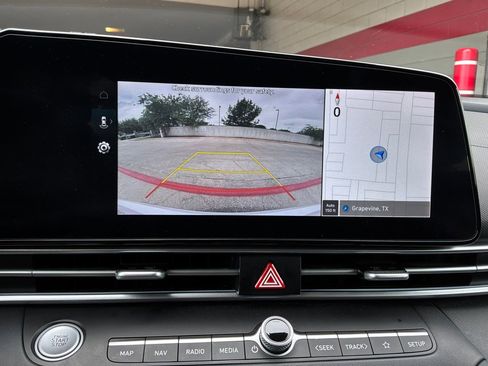 Used 2025 Hyundai Elantra Limited FWD image 35