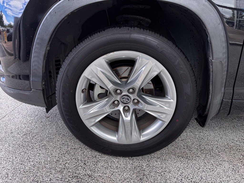 Used 2017 Toyota Highlander Limited AWD/4WD image 13