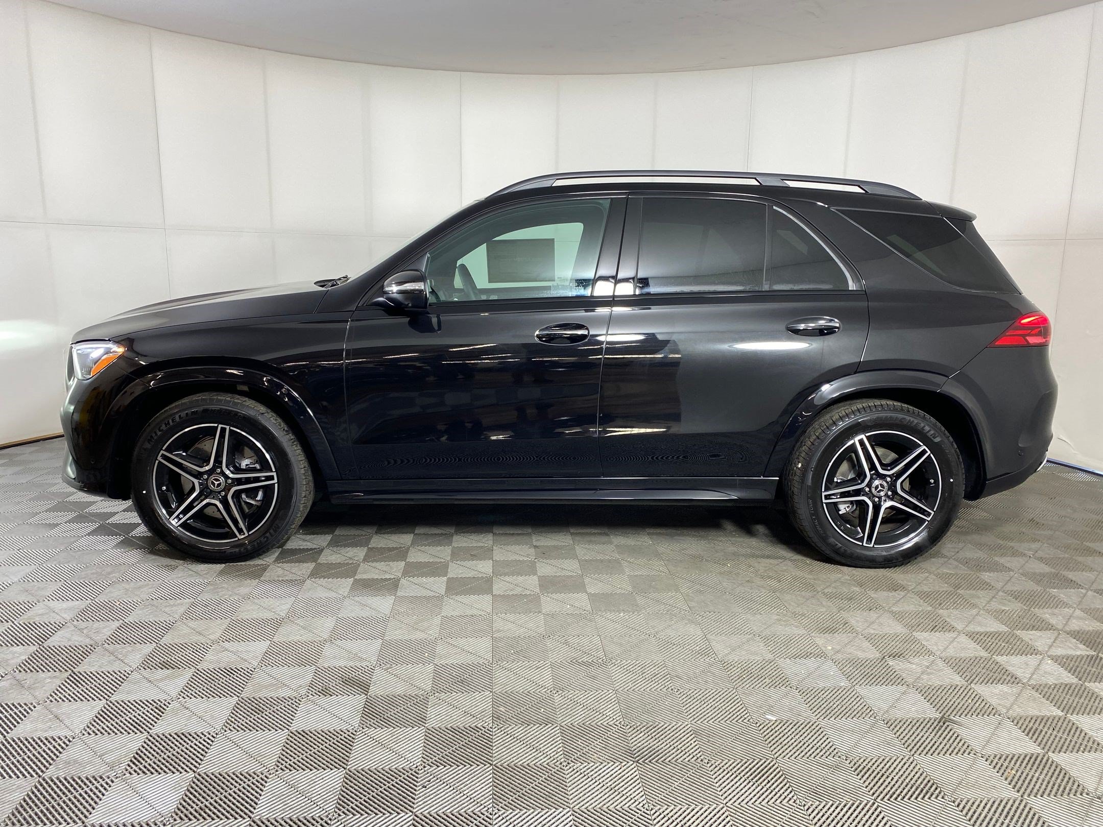 Used 2026 Mercedes-Benz GLE 350 4MATIC image 2