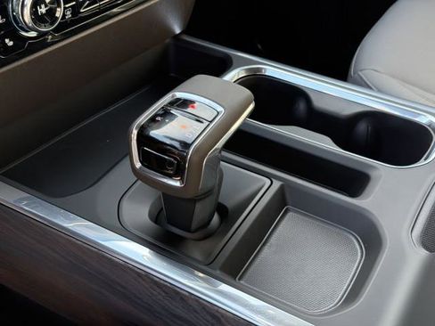 New 2026 GMC Sierra 1500 SLT image 23