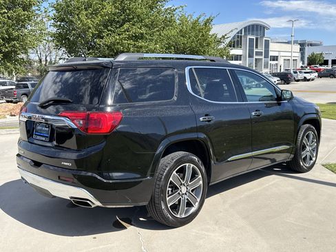 Used 2019 GMC Acadia Denali w/ Technology Package AWD/4WD image 5