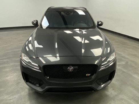 Used 2019 Jaguar F-PACE S image 9